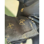 مینی اسکارف طرحدار مارک مشکی طلایی