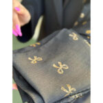 مینی اسکارف طرحدار مارک مشکی طلایی