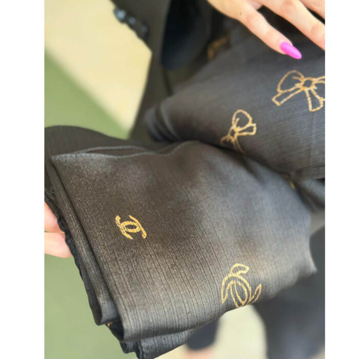 مینی اسکارف طرحدار مارک مشکی طلایی